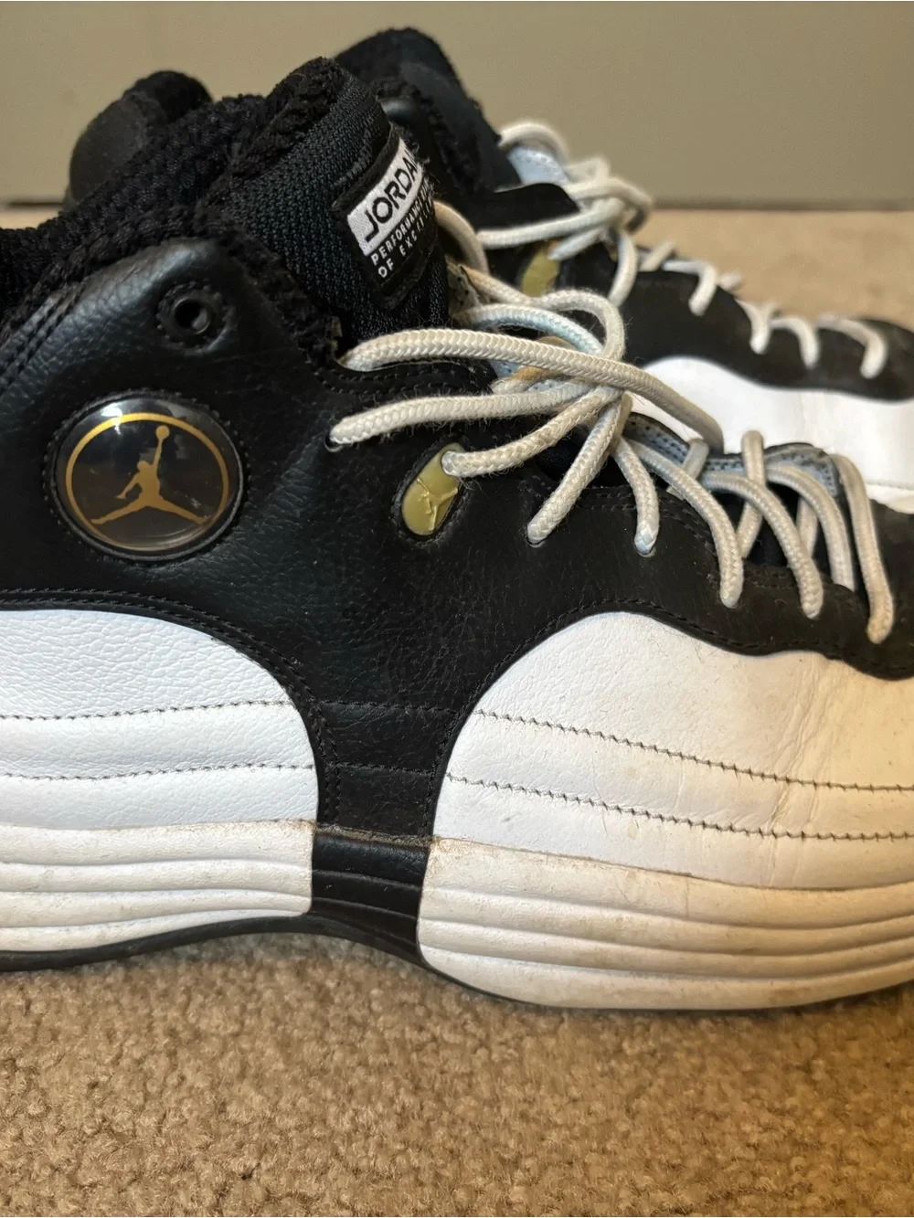 Jordan Men's Black & White Athletic Basketball Shoes